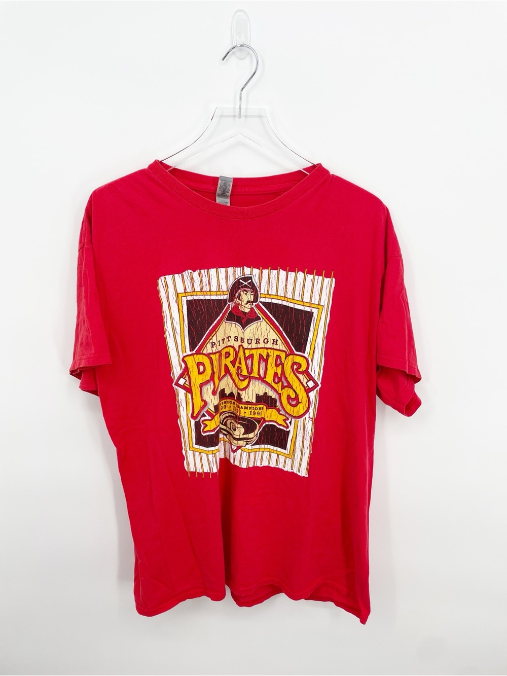 Gildan MLB Pittsburgh Pirates Retro Vintage Style Graphic T Shirt